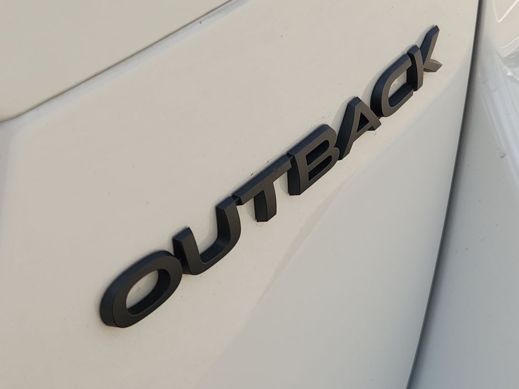 2025 Subaru Outback Onyx Edition White at Legacy Ford