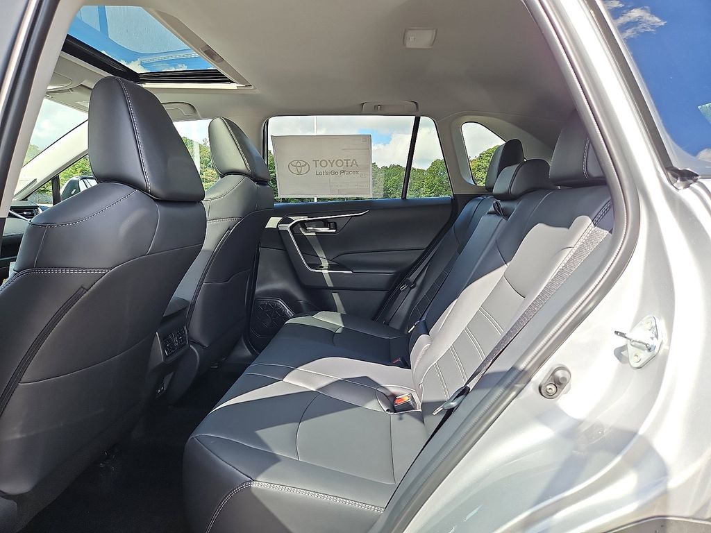 Thumbnail: 2025 Toyota RAV4 - 9