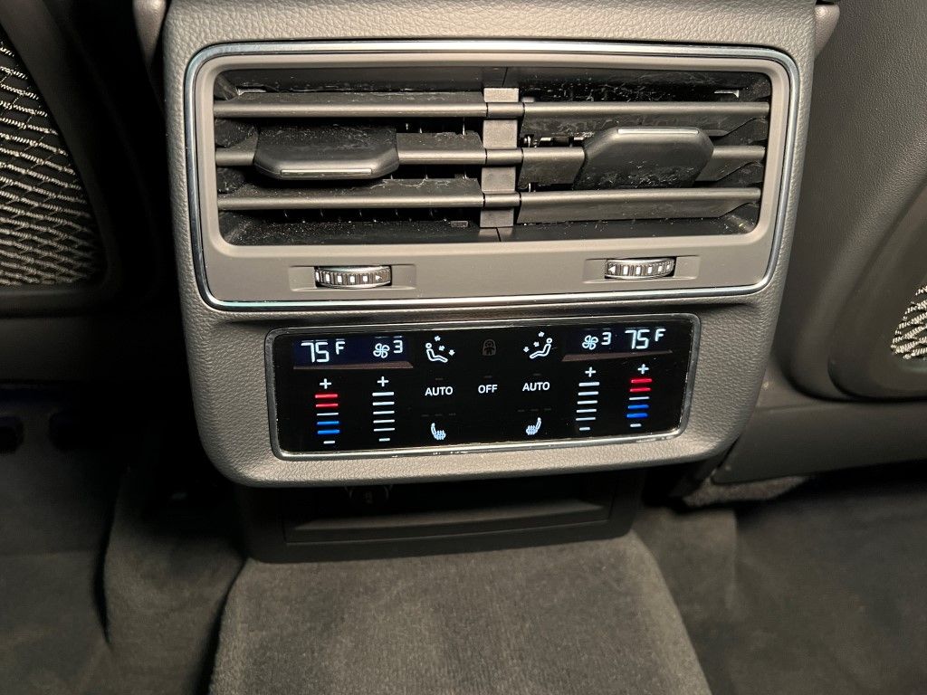 Thumbnail: 2021 Audi SQ7 - 18