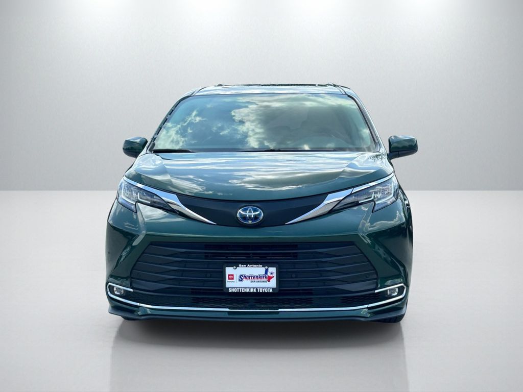 Used 2023 Toyota Sienna Van