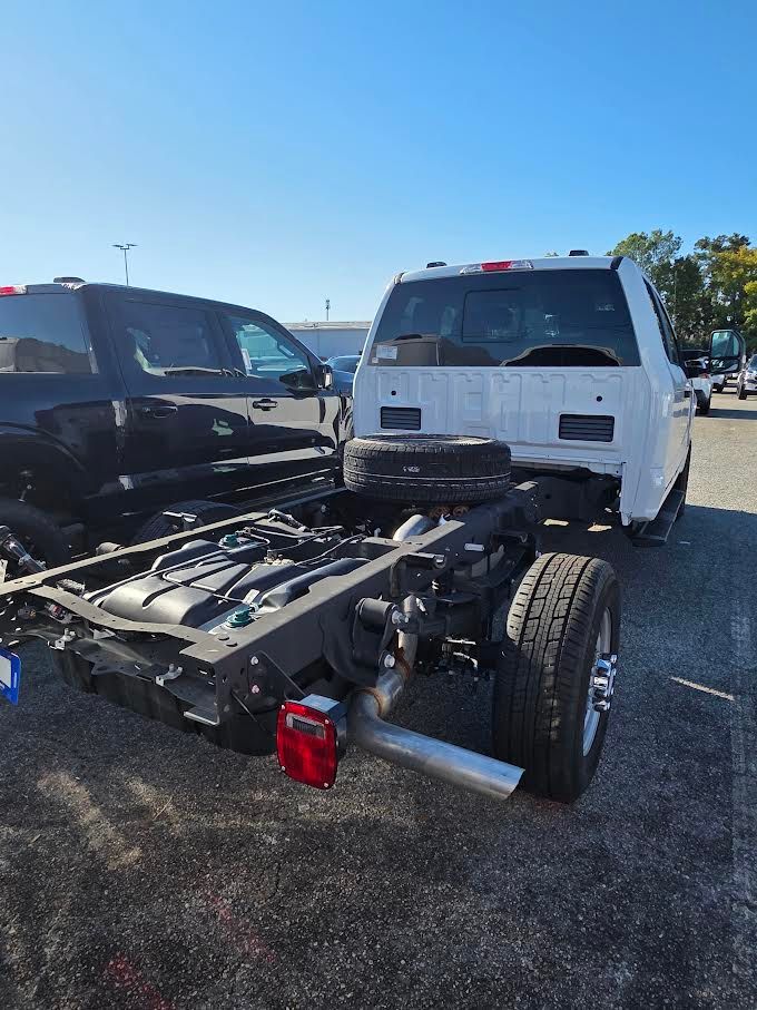 2025 Ford F-350 Chassis XL