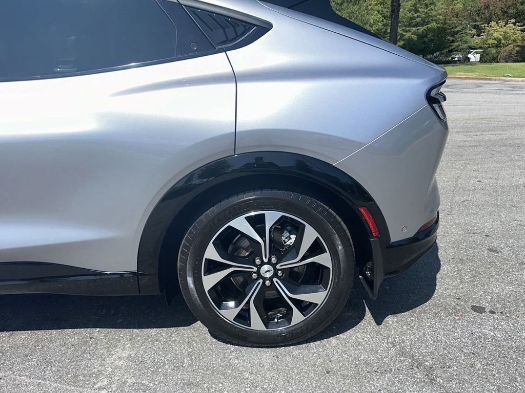 2021 Ford Mustang Mach-E Premium 21