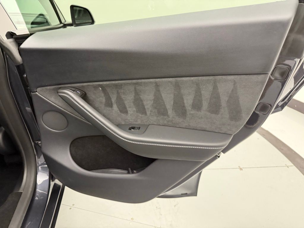 Thumbnail: 2025 Tesla Model Y - 28