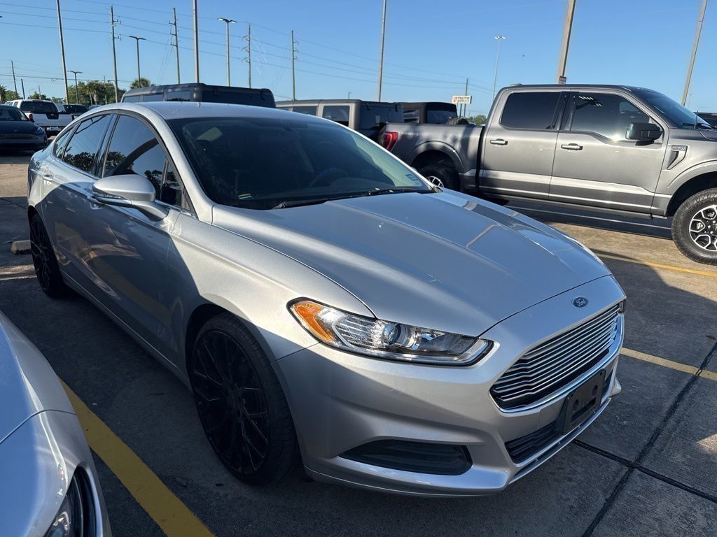 2016 Ford Fusion SE - 0