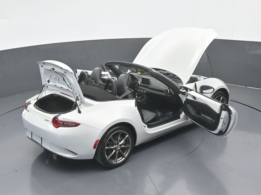 Used 2016 Ceramic Metallic Mazda Grand Touring image 63