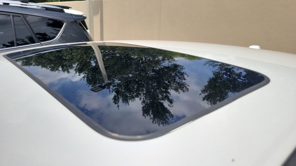 Used 2017  Honda EX image 6