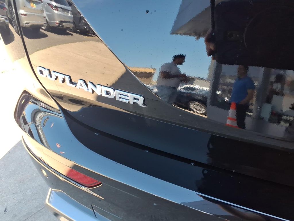 2026 Mitsubishi Outlander SE - Photo 10