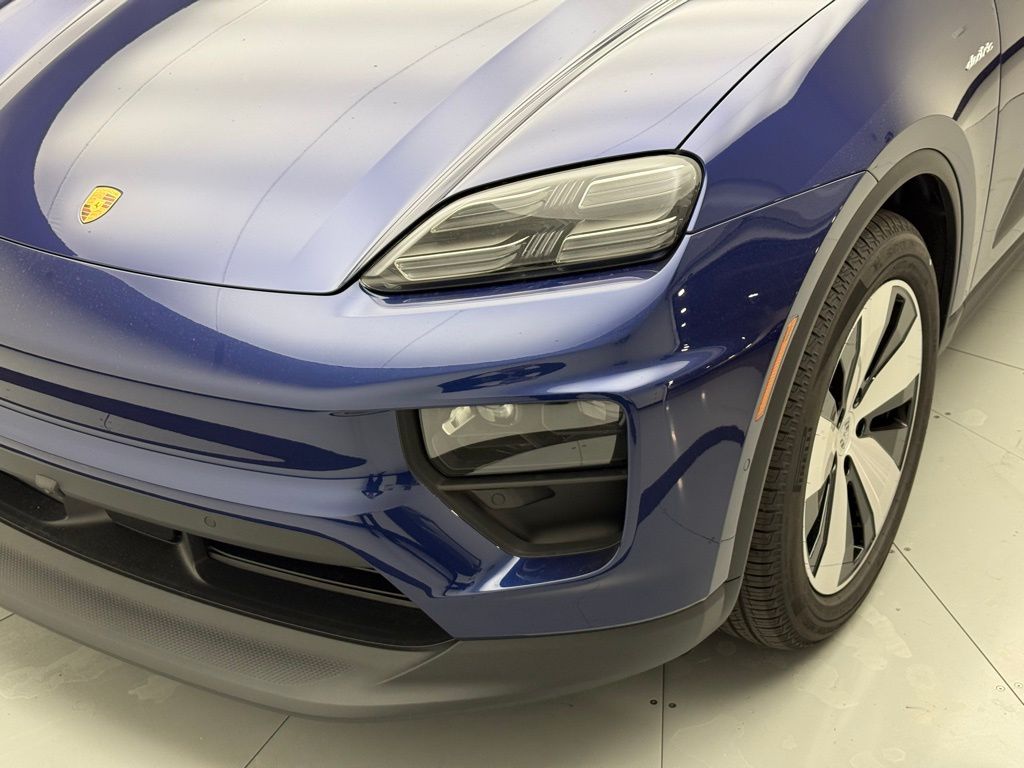Thumbnail: 2025 Porsche Macan - 27