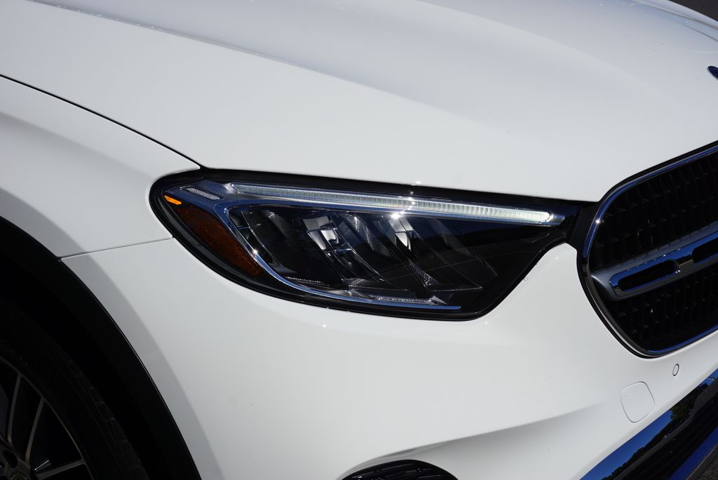 Thumbnail: 2026 Mercedes-Benz GLC - 9