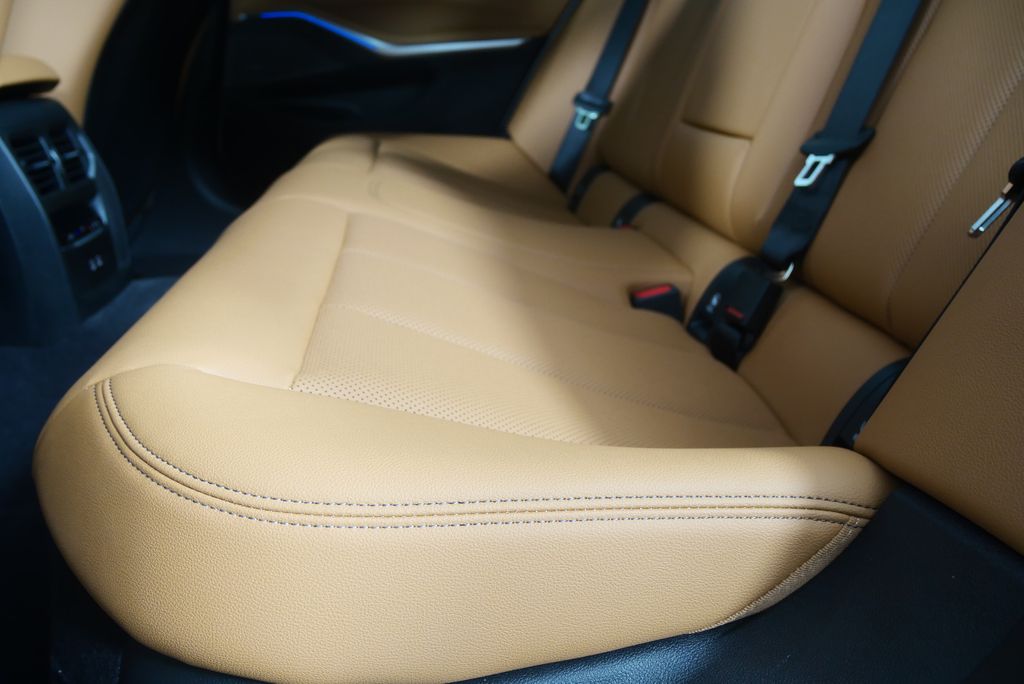 Thumbnail: 2026 BMW 3 Series - 15