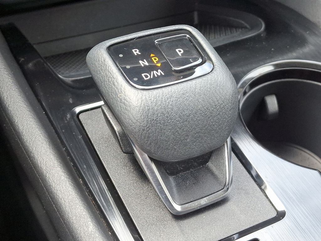 2022 Nissan Rogue SV 15