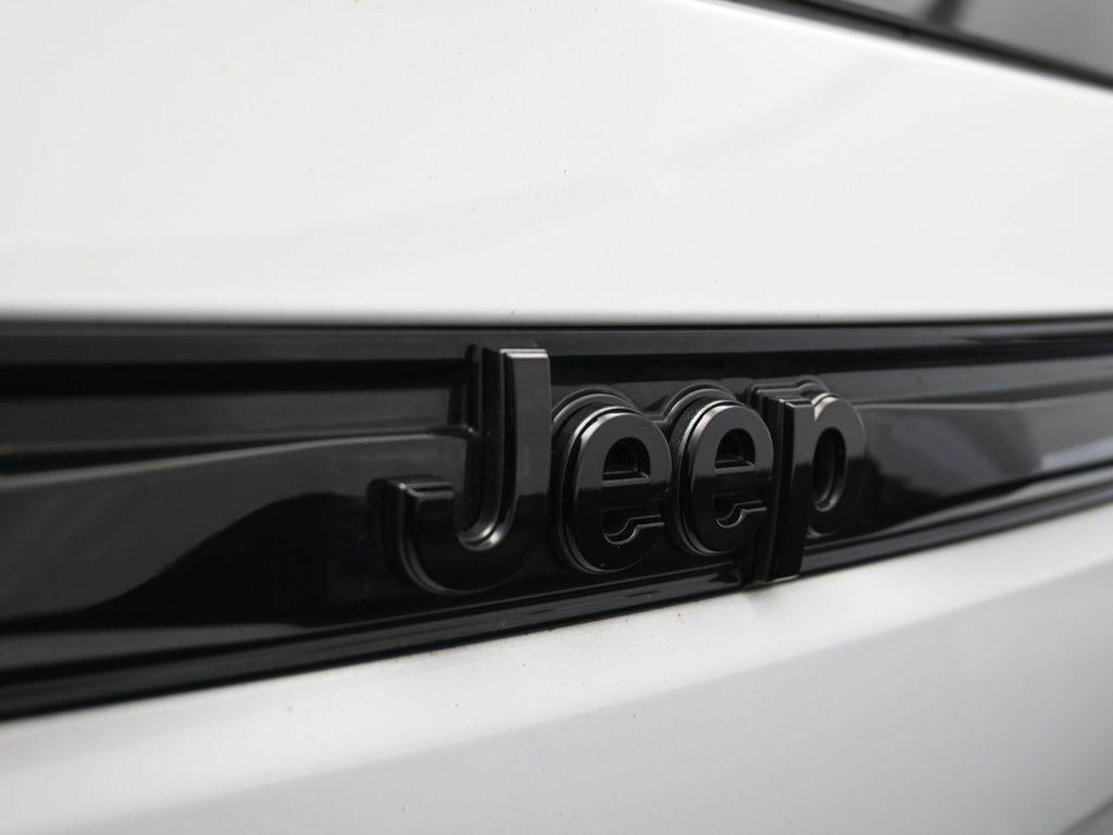 Used 2024 Bright White Clearcoat Jeep Altitude X image 38