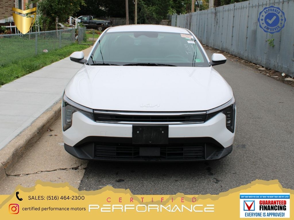 2025 Kia K4 Blanco (Snow White Pearl) Sedán Tracción delantera Transmisión variable continua