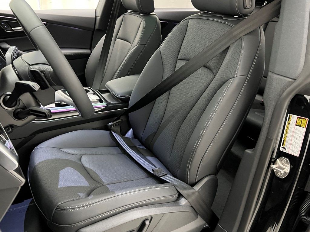 Thumbnail: 2026 Audi Q8 - 21