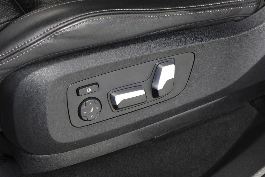 Thumbnail: 2023 BMW X5 - 22