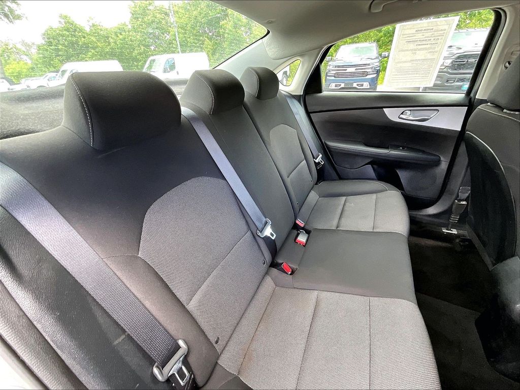 2024 Kia Forte — photo 15
