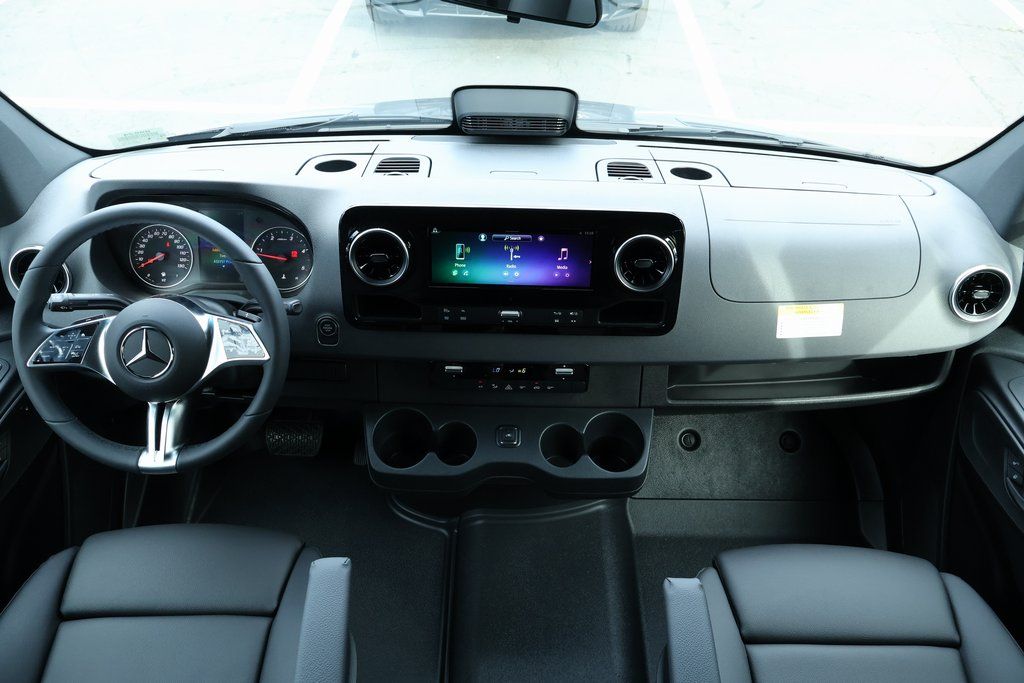 Thumbnail: 2026 Mercedes-Benz Sprinter - 4