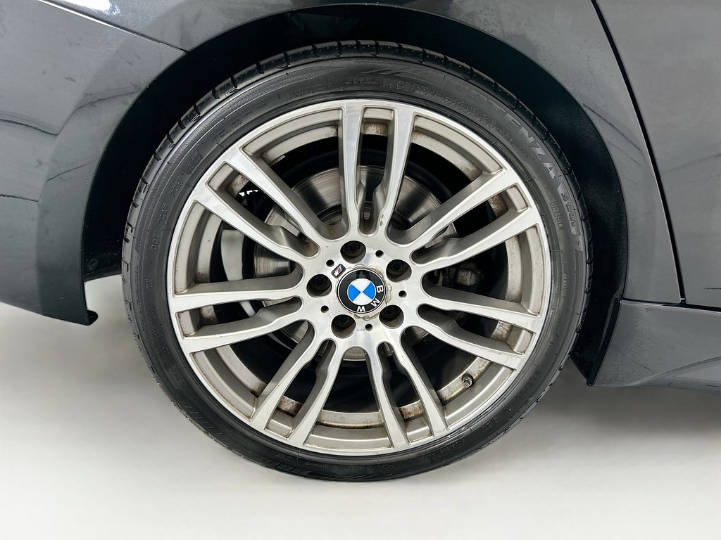 Thumbnail: 2017 BMW 3 Series - 32