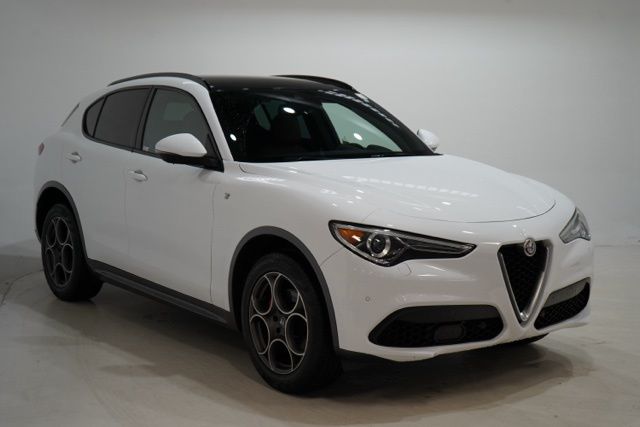 Alfa White 2023 Alfa Romeo Stelvio Ti AWD SUV / Crossover All-Wheel Drive 8-Speed Automatic