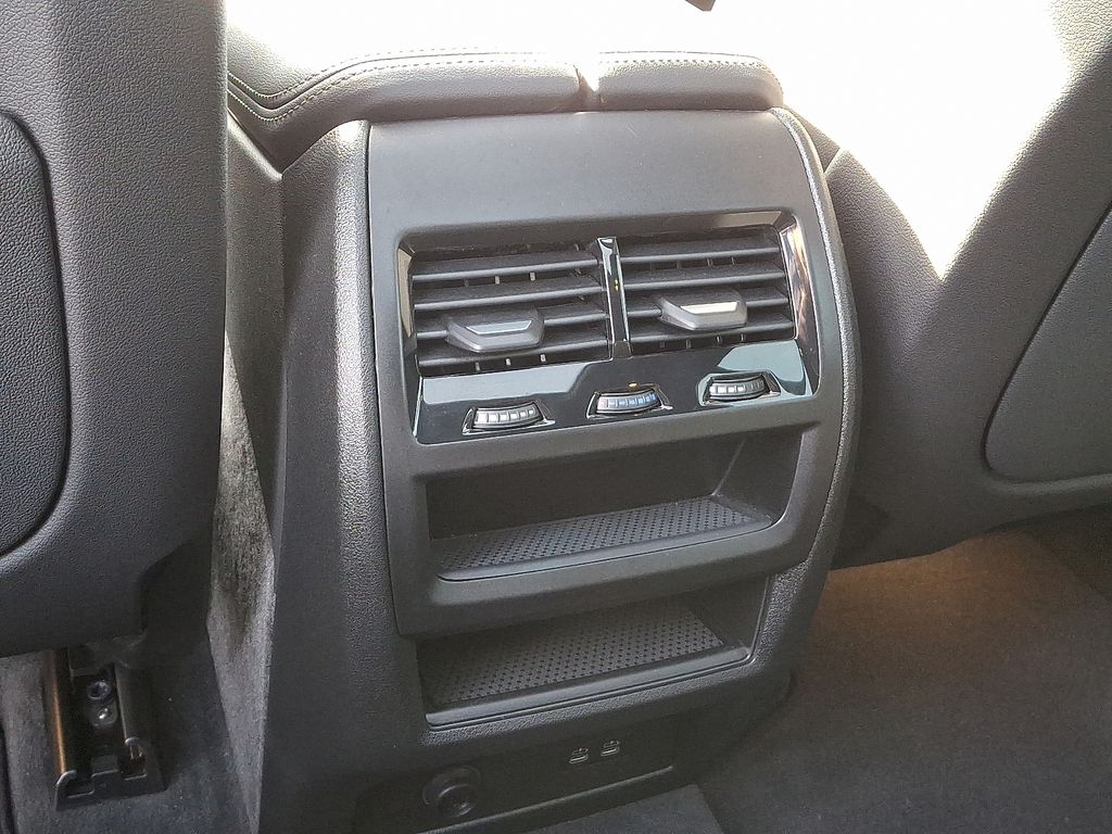 Thumbnail: 2026 BMW X5 - 11