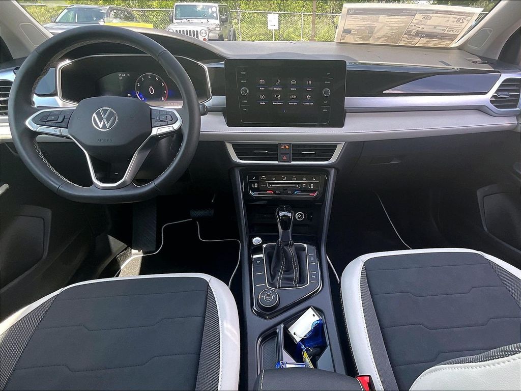 2026 Volkswagen Taos — photo 11