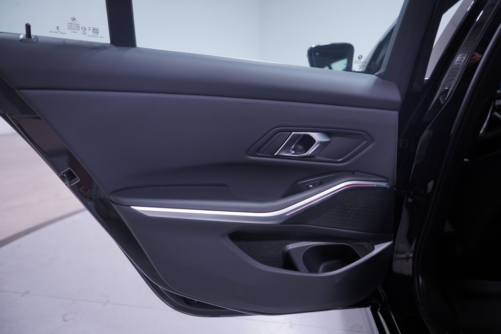 Thumbnail: 2024 BMW 3 Series - 15