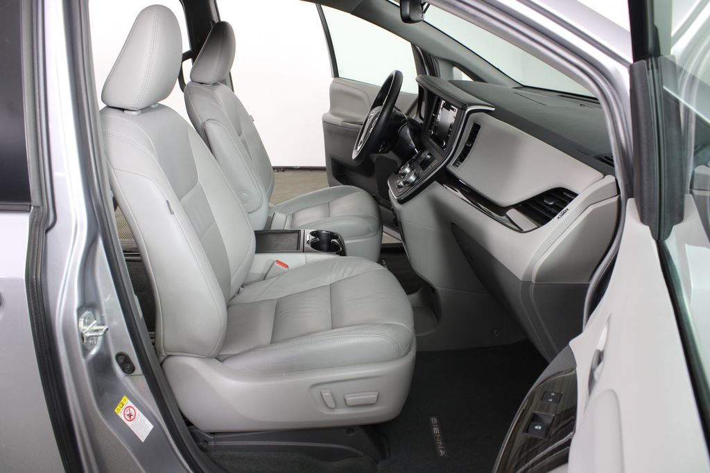 Used 2018 Toyota Sienna for sale in 