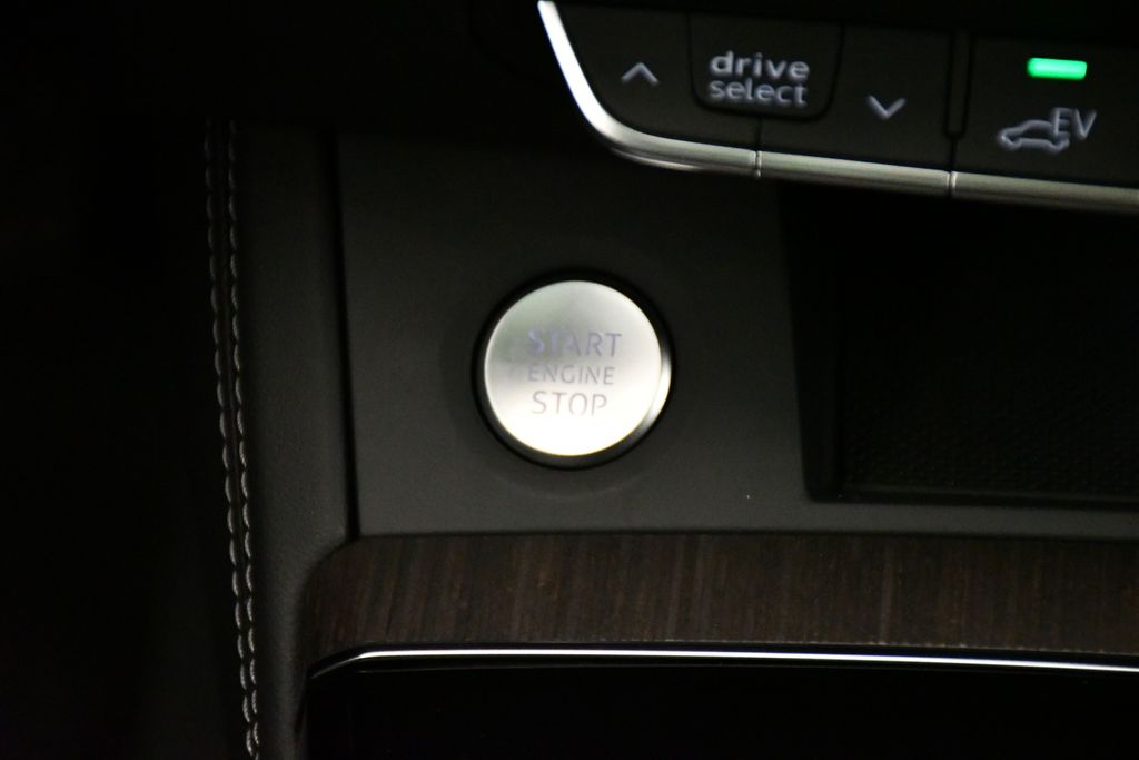 2025 Audi Q5  30