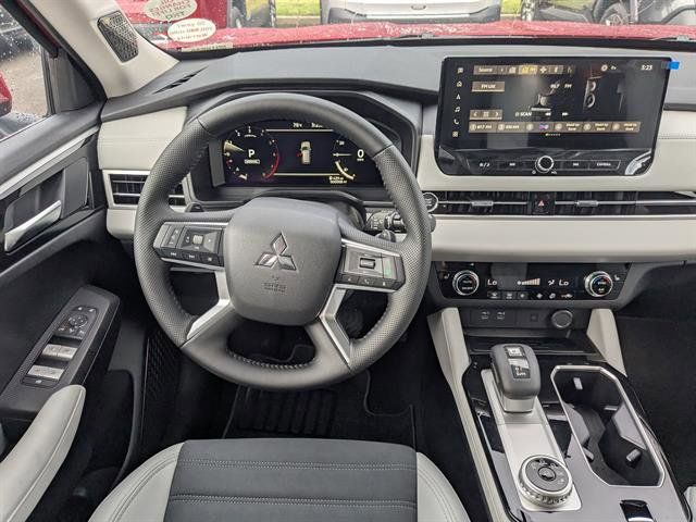 Used 2025 Mitsubishi Outlander SUV