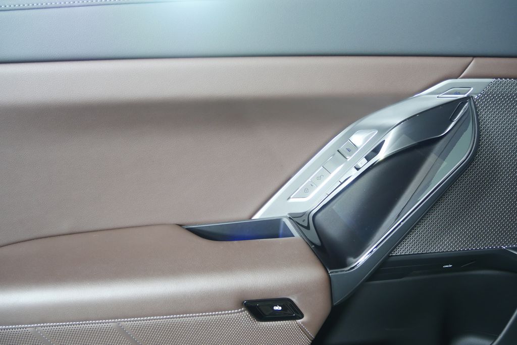 Thumbnail: 2023 BMW 7 Series - 13