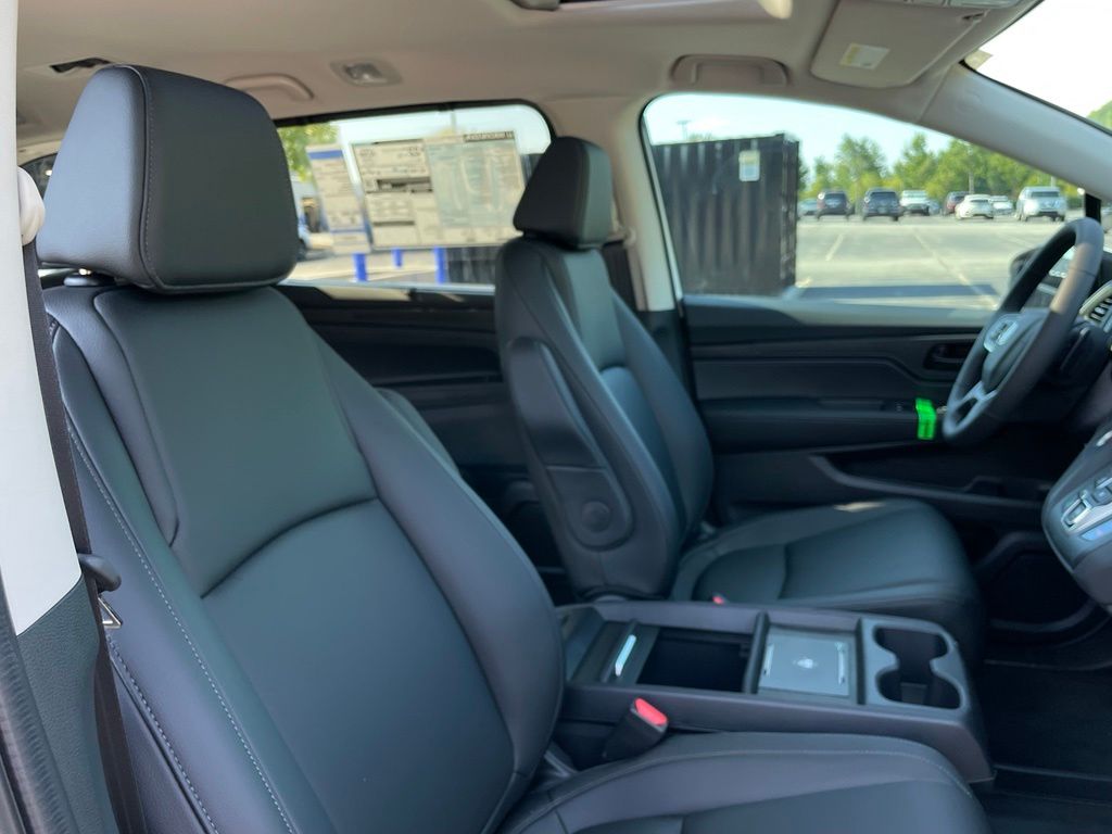 Thumbnail: 2027 Honda Odyssey - 31