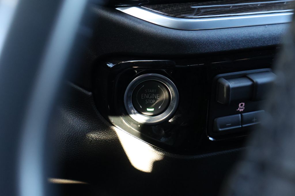 Thumbnail: 2026 Chevrolet Silverado 3500 - 28