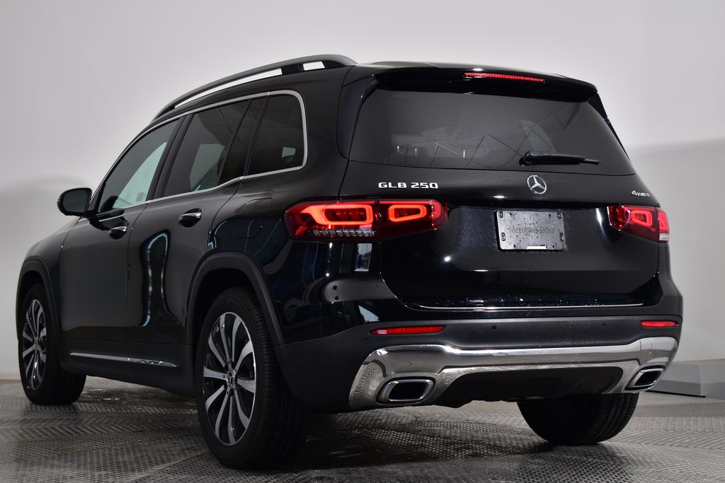 Thumbnail: 2021 Mercedes-Benz GLB - 3
