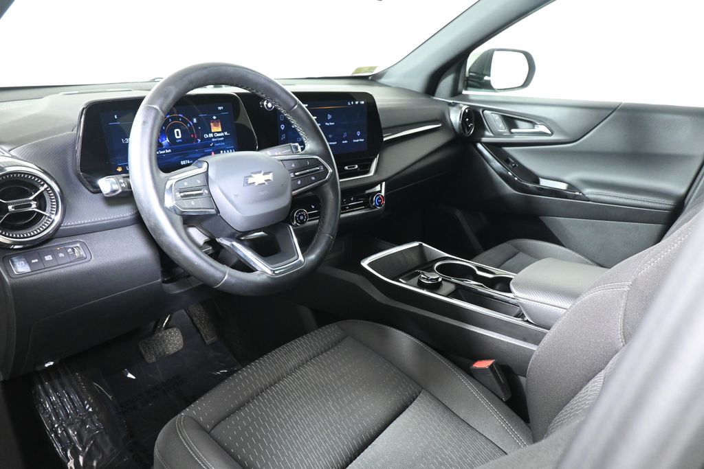 Thumbnail: 2026 Chevrolet Equinox - 15