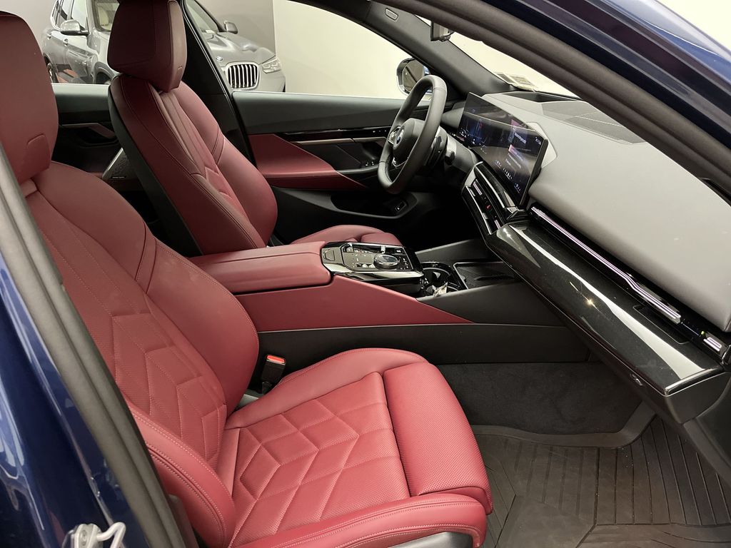 Thumbnail: 2025 BMW 5 Series - 26