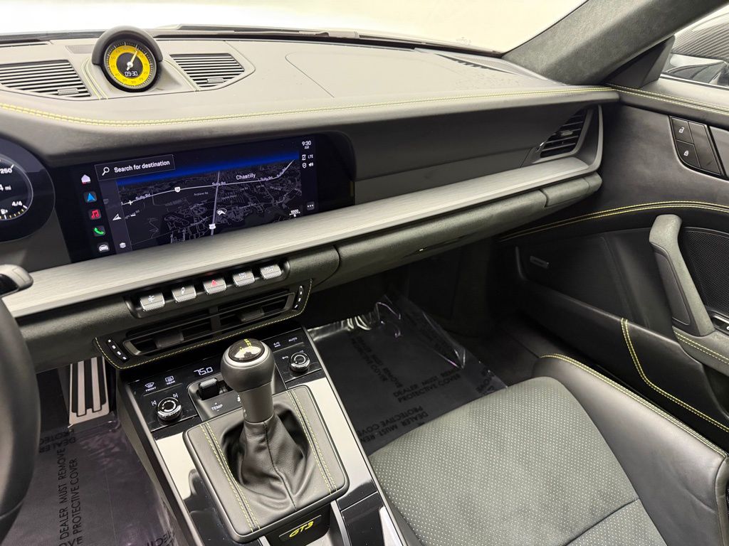 Thumbnail: 2024 Porsche 911 - 16