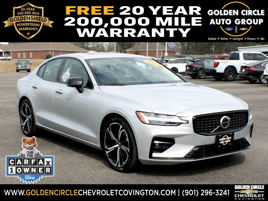 2024 Volvo S60 B5 Plus Dark Theme AWD