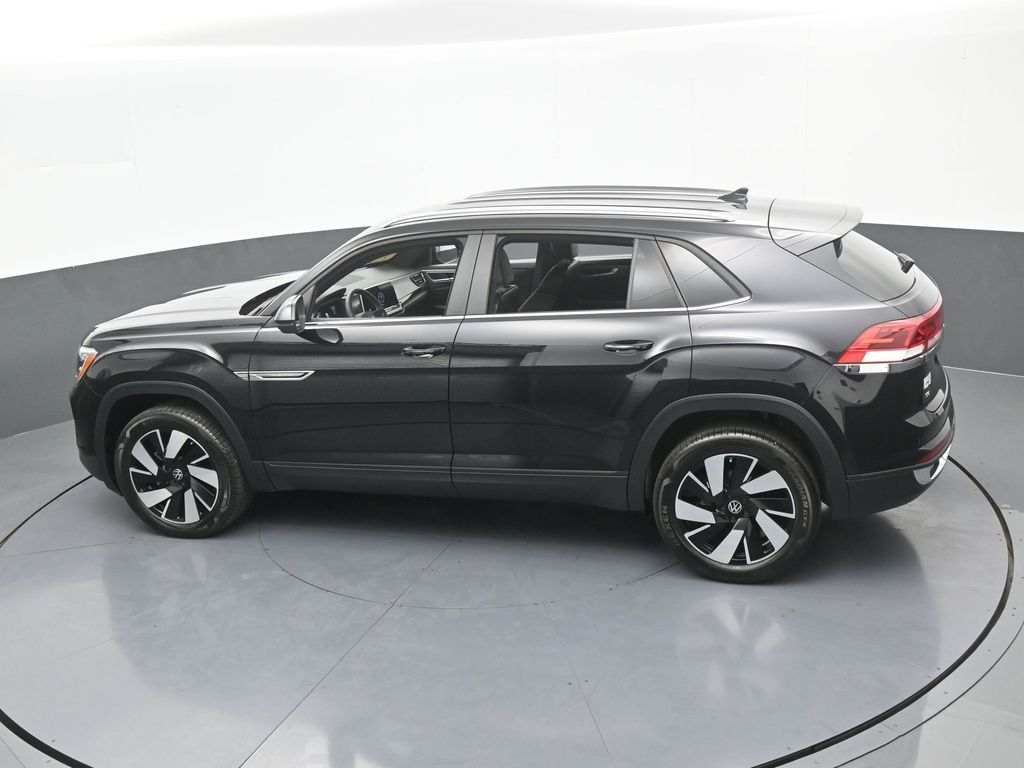 Used 2024 Deep Black Volkswagen 2.0T SE w/Technology image 47