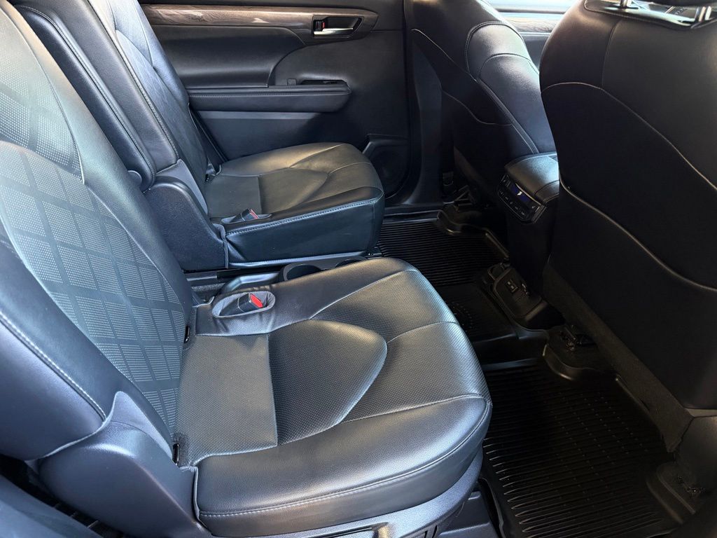 Used 2022 Toyota Highlander SUV