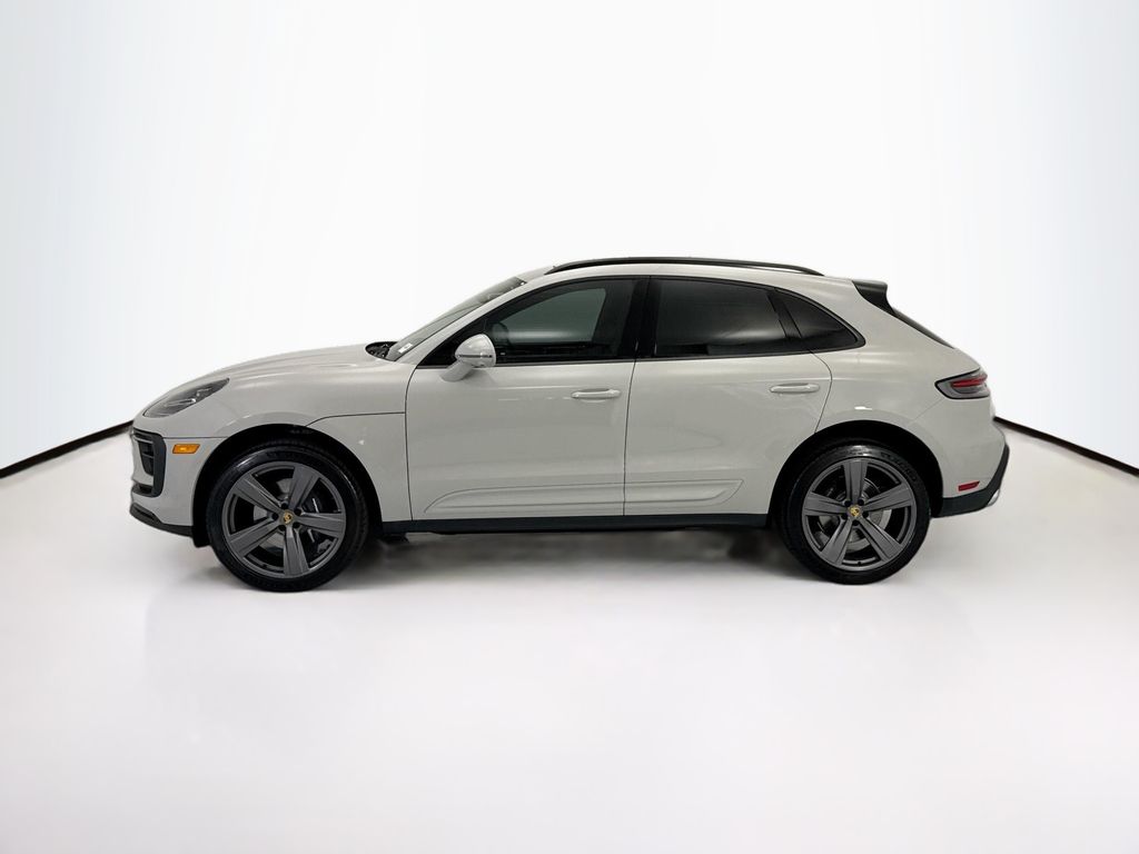Thumbnail: 2026 Porsche Macan - 2