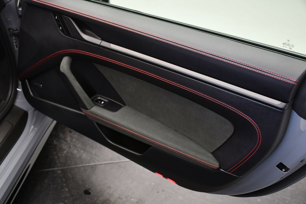 Thumbnail: 2024 Porsche 911 - 19