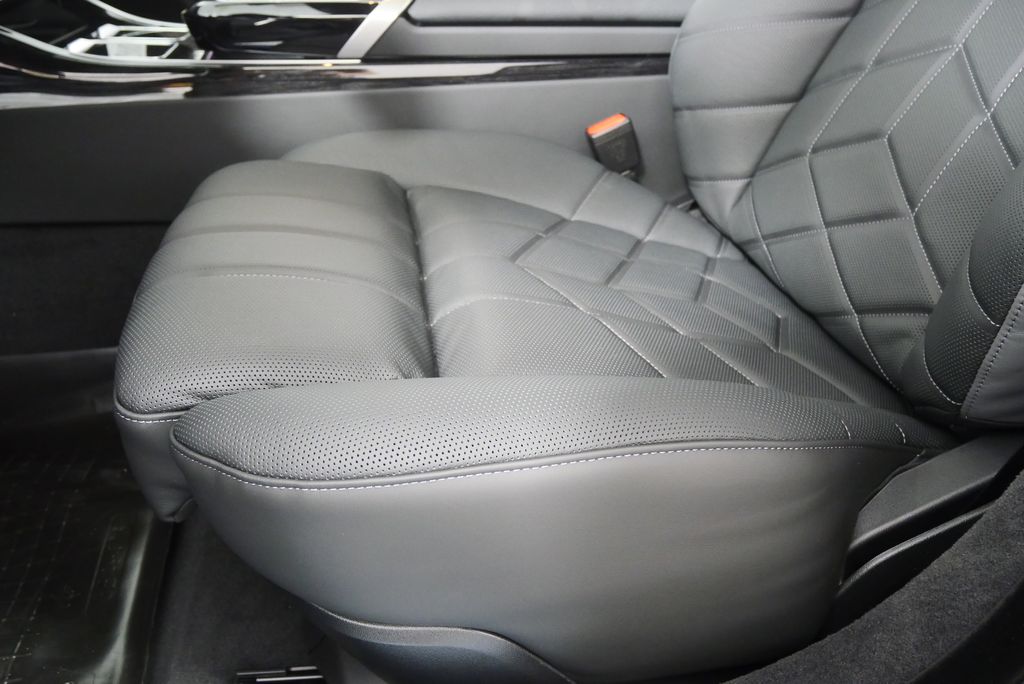 2025 BMW 7 Series 760i xDrive 10
