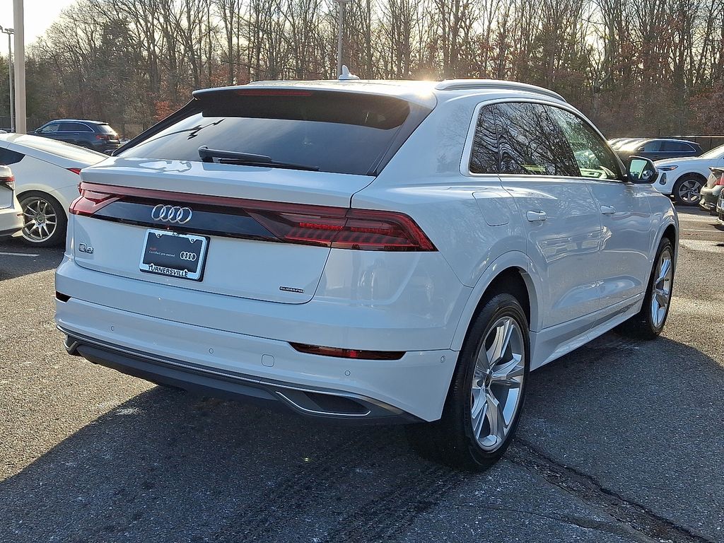 Thumbnail: 2022 Audi Q8 - 6