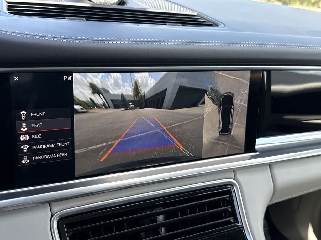 Thumbnail: 2018 Porsche Panamera - 25