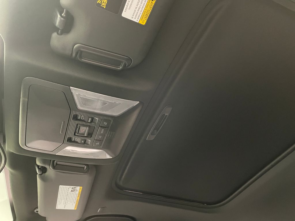 2023 Toyota RAV4 Prime SE 31