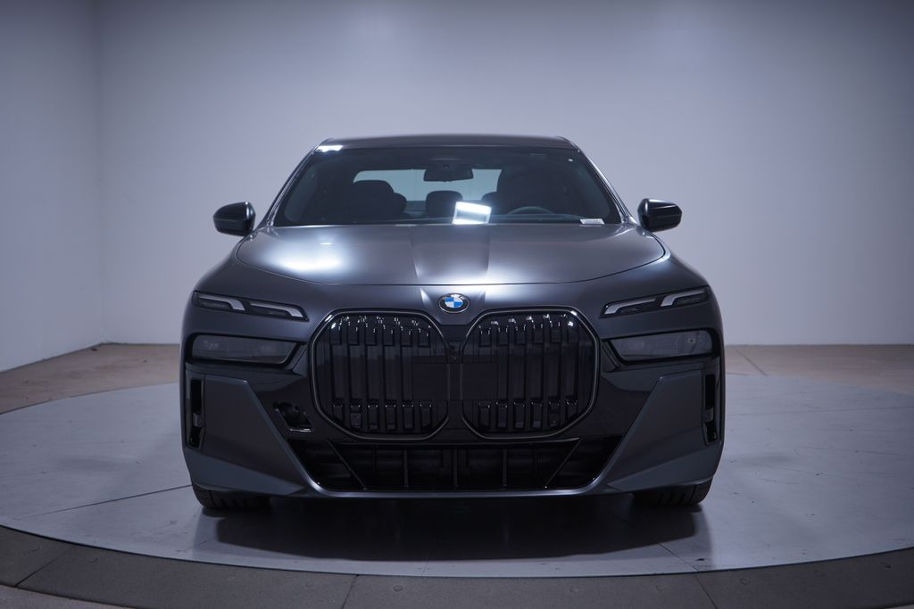 Thumbnail: 2025 BMW 7 Series - 4