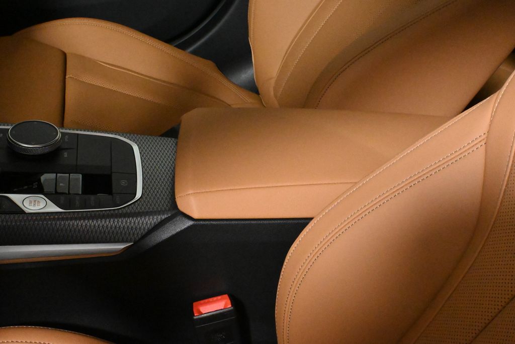 Thumbnail: 2026 BMW 3 Series - 26