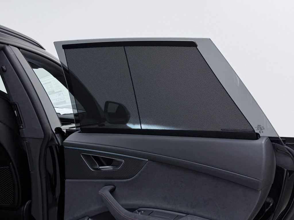 Thumbnail: 2026 Audi RS Q8 - 32