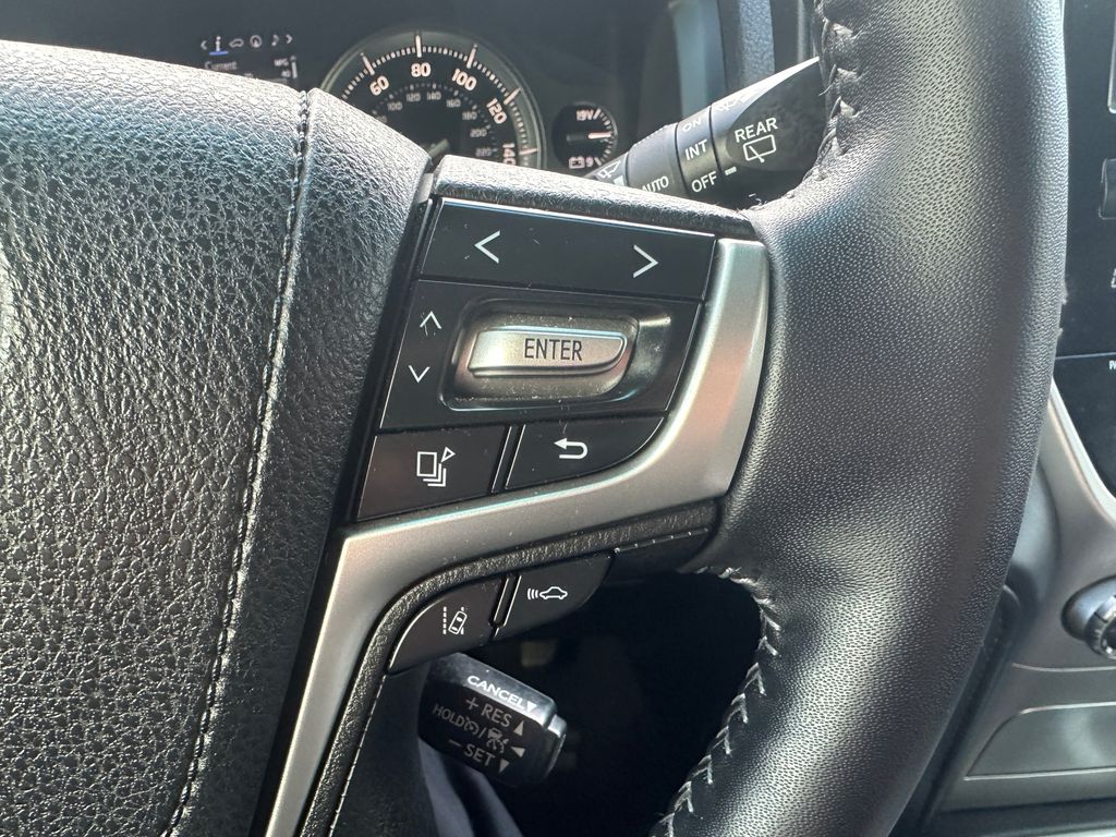 2016 Toyota Land Cruiser Base