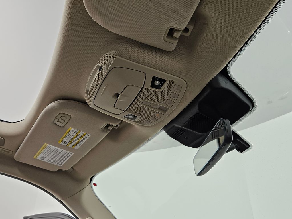 Thumbnail: 2022 Lincoln Navigator - 17